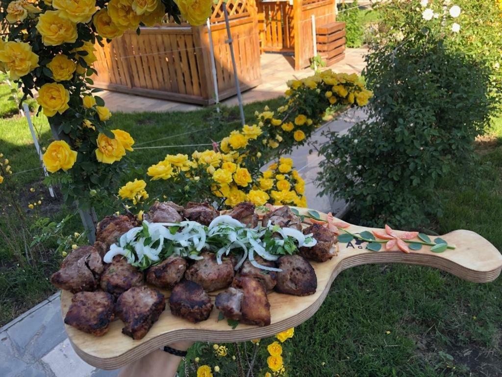 Ralina Restaurant And Hotel Davalinskiy Tsemzavod Exterior foto